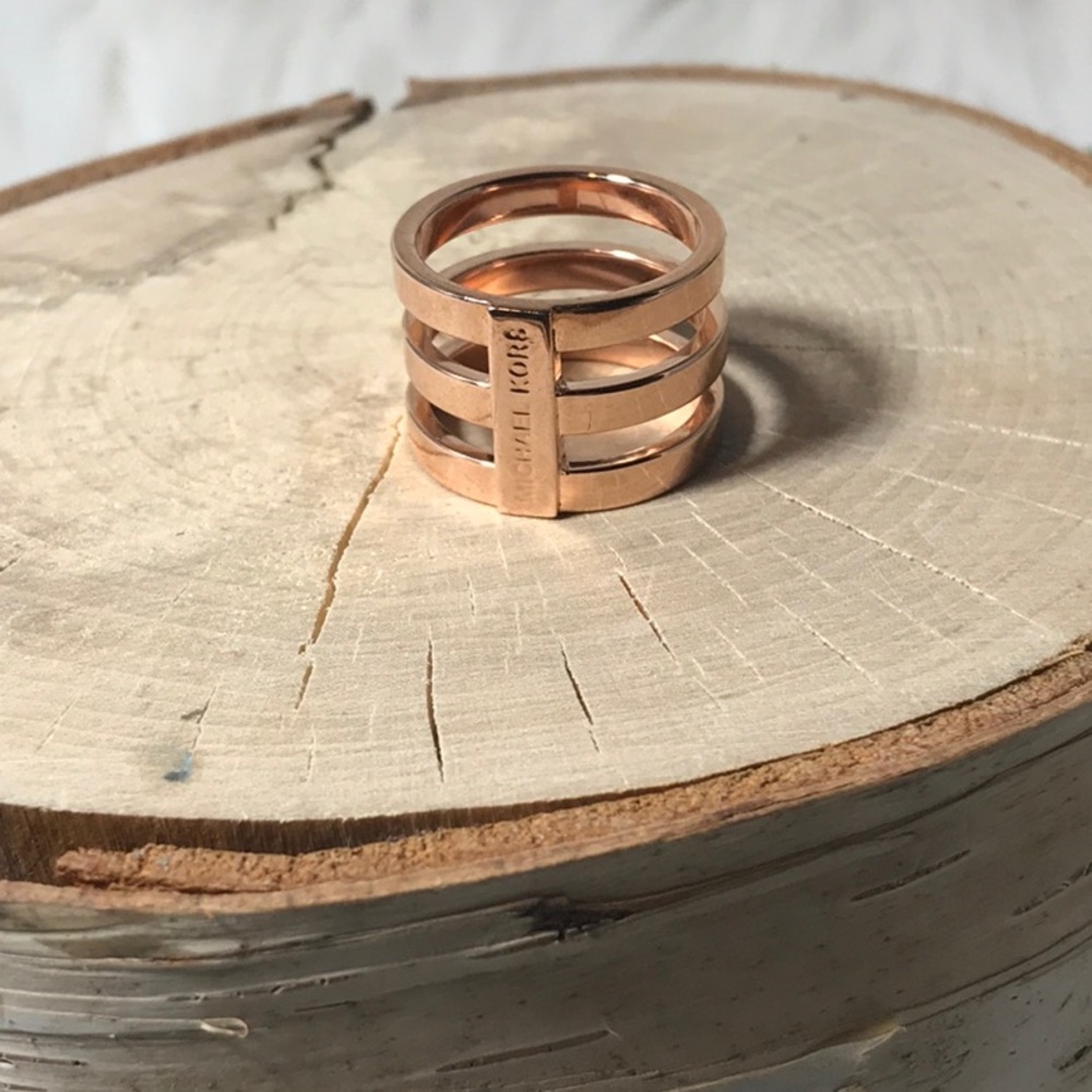 Michael Kors ring barrel rose gold size 7 - Picture 2 of 4